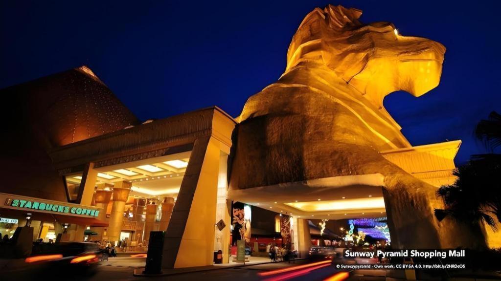 Golden Night Hotel Subang Jaya Esterno foto