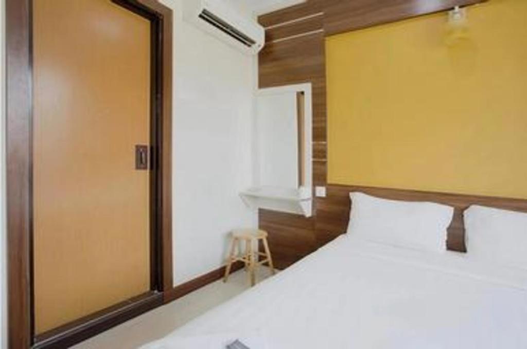 Golden Night Hotel Subang Jaya Esterno foto