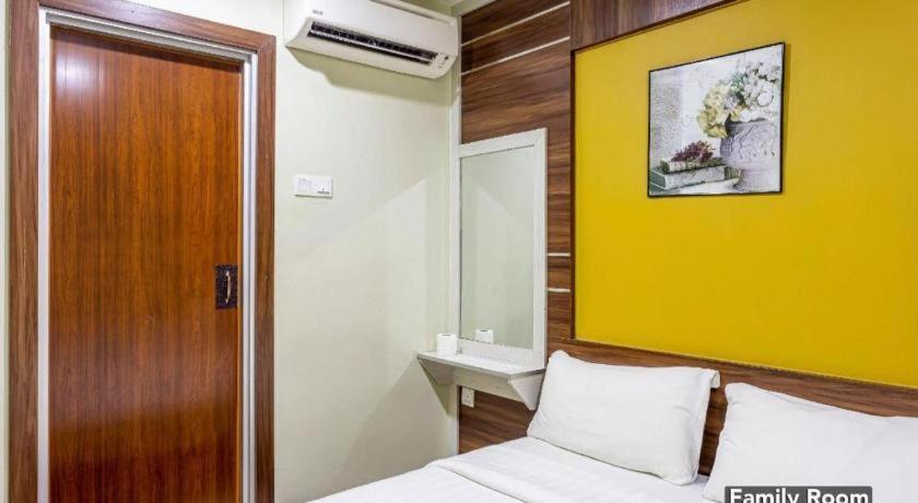 Golden Night Hotel Subang Jaya Esterno foto