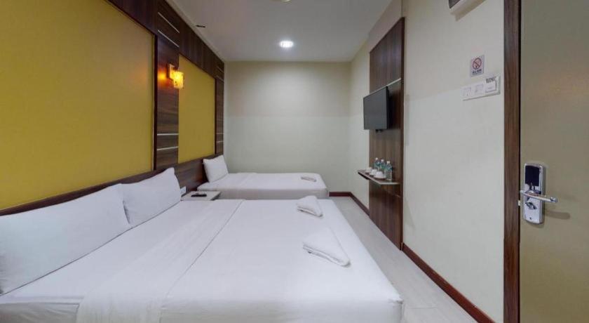 Golden Night Hotel Subang Jaya Esterno foto