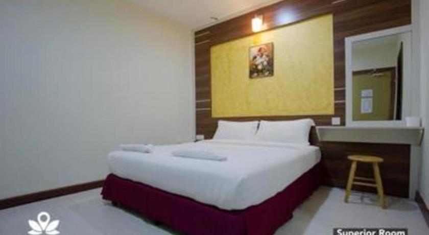 Golden Night Hotel Subang Jaya Esterno foto