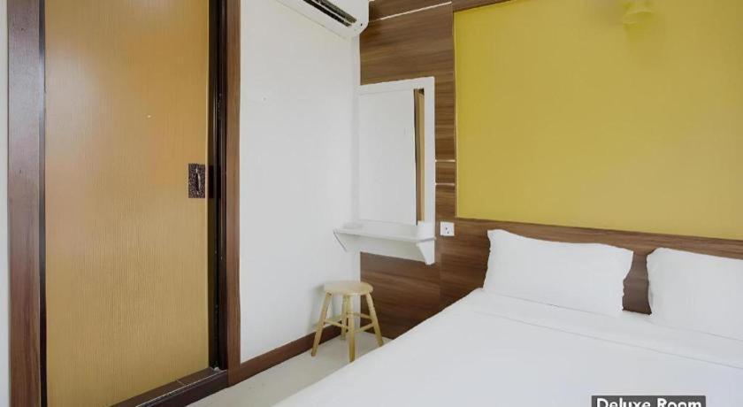 Golden Night Hotel Subang Jaya Esterno foto