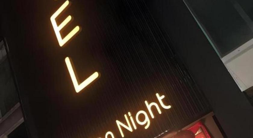 Golden Night Hotel Subang Jaya Esterno foto
