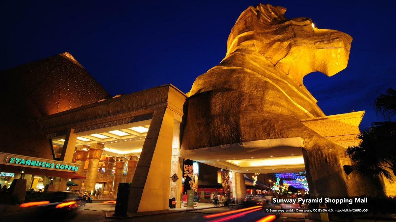 Golden Night Hotel Subang Jaya Esterno foto